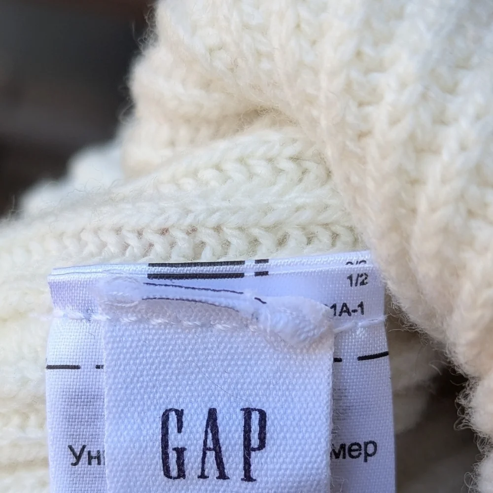 NWOT GAP Crazy Stripe Ribbed Knit Pom Beanie Rainbow White One Size Wool Blend